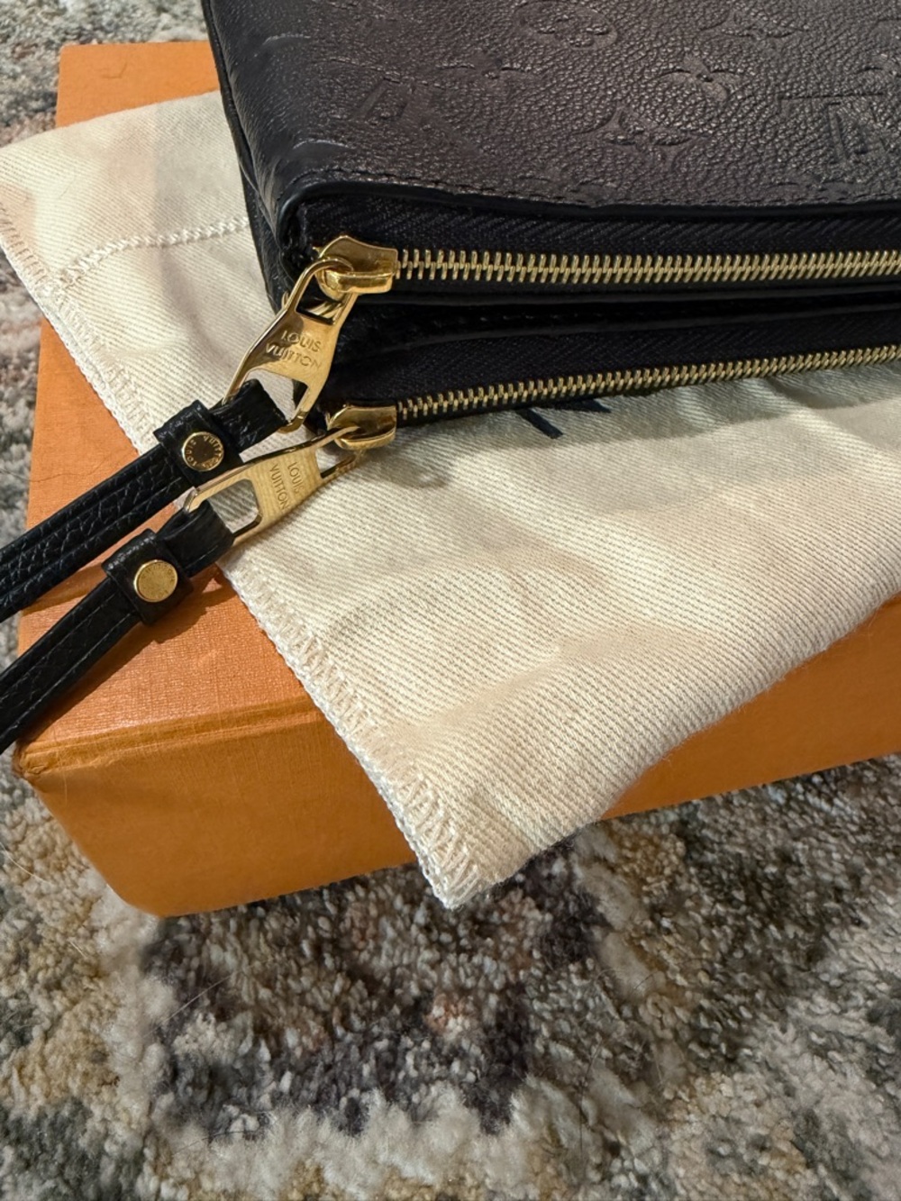 Louis Vuitton Pochette - Picture 10 of 11